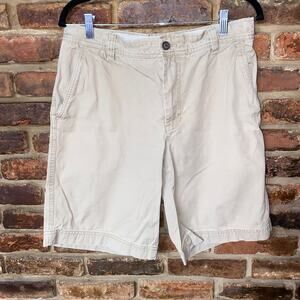 Izod Beige Khaki Chino Flat Front Shorts Men's Size 32